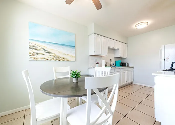 2bd 1ba Sunset 4 3mins To Beach! Apartment Clearwater Beach