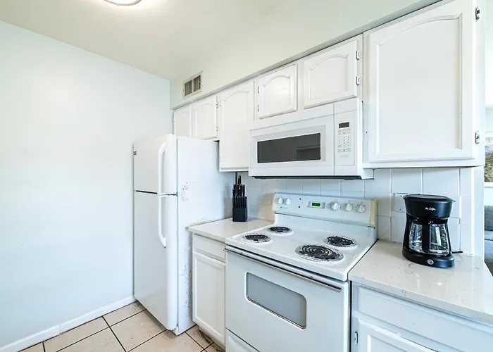 2bd 1ba Sunset 4 3mins To Beach! Apartment