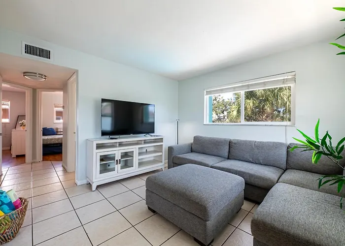 2bd 1ba Sunset 4 3mins To Beach! Clearwater Beach