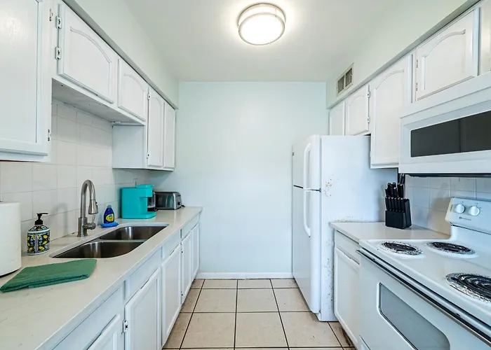 2bd 1ba Sunset 4 3mins To Beach! Apartment
