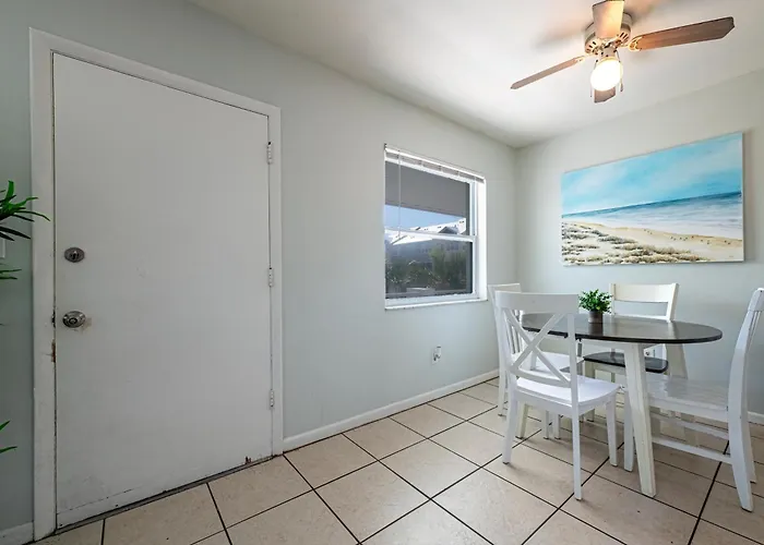 2bd 1ba Sunset 4 3mins To Beach! Apartment *