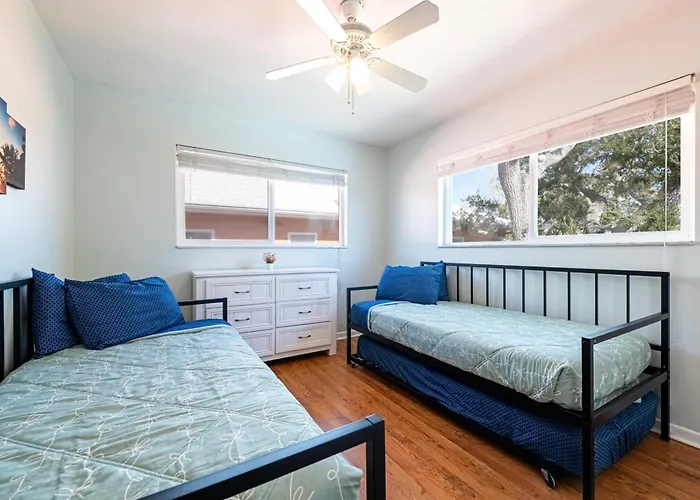 Apartment 2bd 1ba Sunset 4 3mins To Beach!